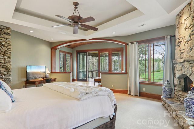 46 Mills Creek Drive, Lake Toxaway, NC 28747