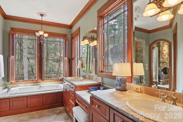 46 Mills Creek Drive, Lake Toxaway, NC 28747
