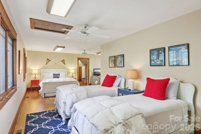 46 Mills Creek Drive, Lake Toxaway, NC 28747