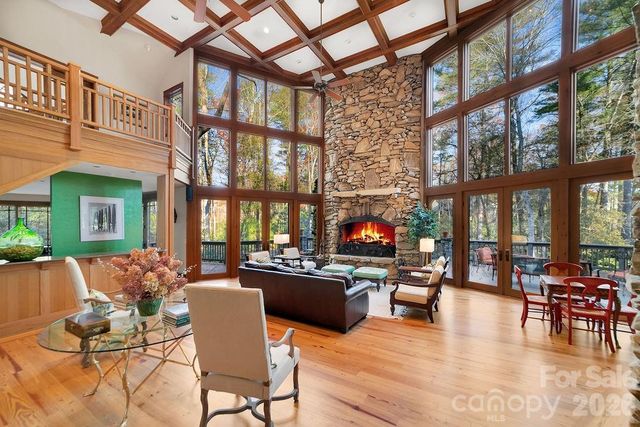 46 Mills Creek Drive, Lake Toxaway, NC 28747