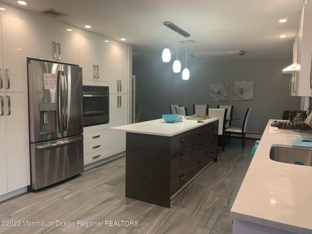 293 Lawrence Avenue, Oakhurst, NJ 07755