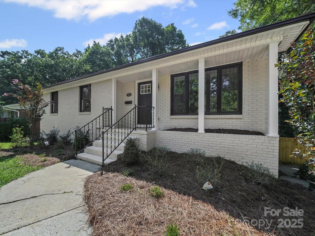 7115 Brynhurst Drive, Charlotte, NC 28210