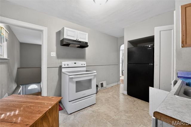 615 Derinda Avenue, St Louis, MO 63135