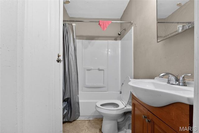 615 Derinda Avenue, St Louis, MO 63135