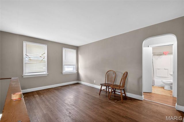615 Derinda Avenue, St Louis, MO 63135