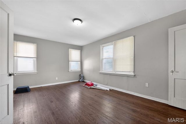 615 Derinda Avenue, St Louis, MO 63135