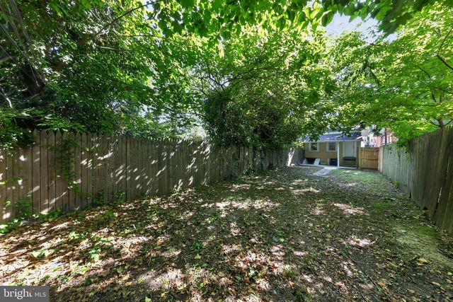 110 W 24TH ST, Wilmington, DE 19802