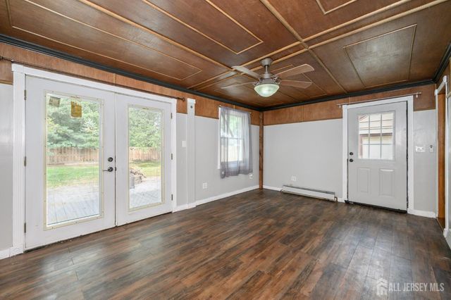 212 Echo Avenue, Edison, NJ 08837