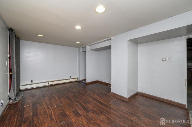 212 Echo Avenue, Edison, NJ 08837