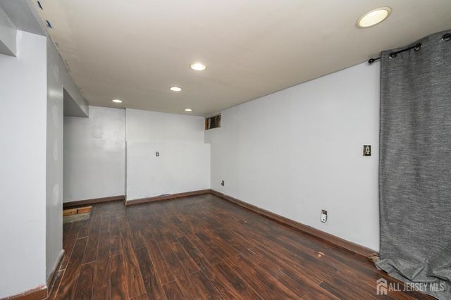 212 Echo Avenue, Edison, NJ 08837