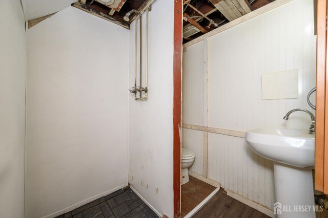 212 Echo Avenue, Edison, NJ 08837