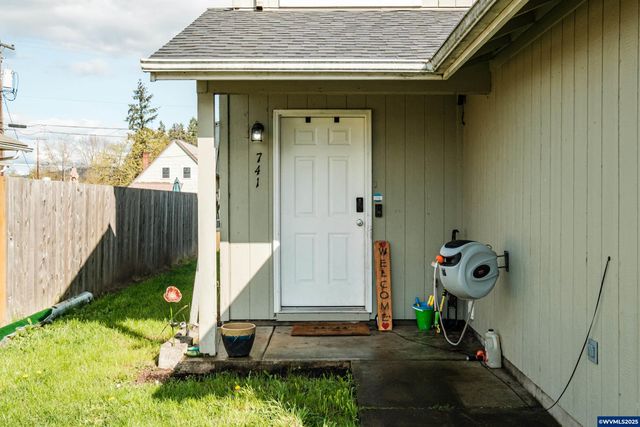 741 Marsh (& 731) St, Independence, OR 97351