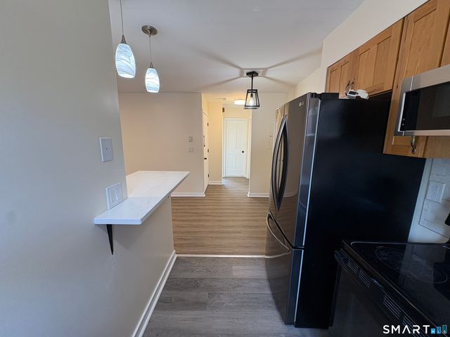 28-32 Starr Avenue 9, Danbury, CT 06811