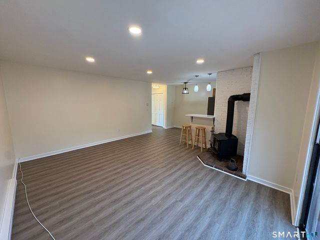 28-32 Starr Avenue 9, Danbury, CT 06811