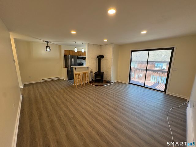 28-32 Starr Avenue 9, Danbury, CT 06811