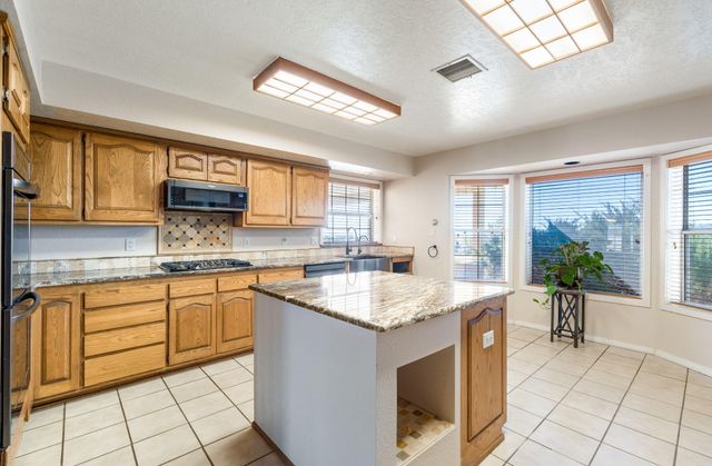 37 Sage Lane, Edgewood, NM 87015