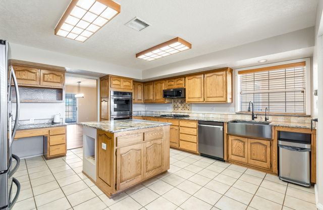 37 Sage Lane, Edgewood, NM 87015