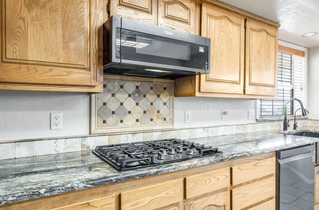 37 Sage Lane, Edgewood, NM 87015