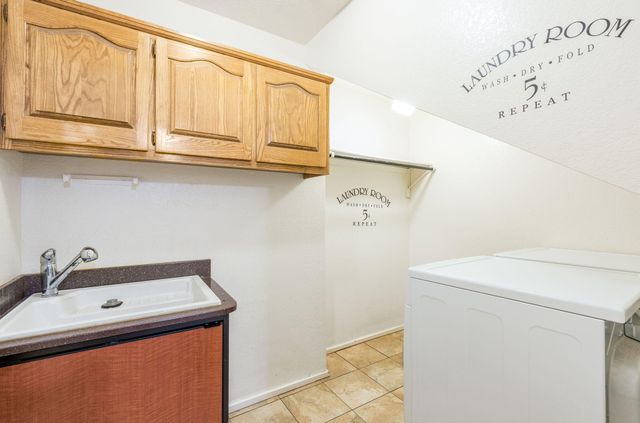 37 Sage Lane, Edgewood, NM 87015