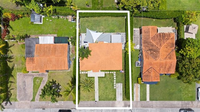 39 Montilla Avenue, Coral Gables, FL 33134