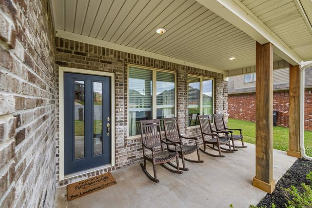 5613 Victoria Court, Jacksonville, AR 72076