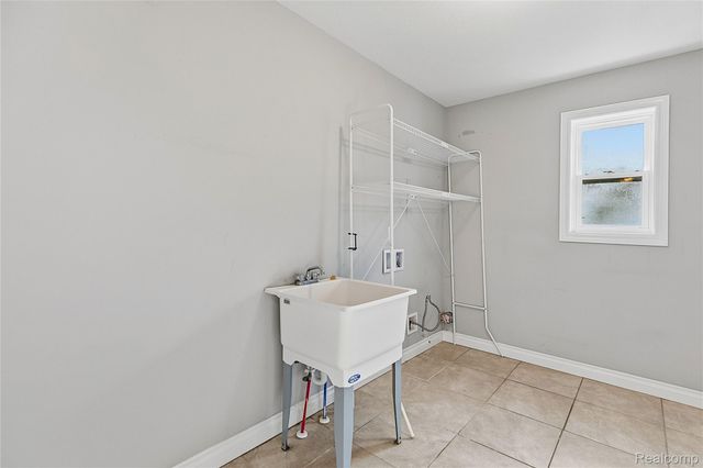 38124 Cobble Creek Court, Sterling Heights, MI 48312