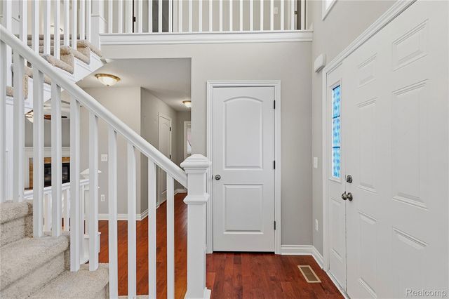 38124 Cobble Creek Court, Sterling Heights, MI 48312