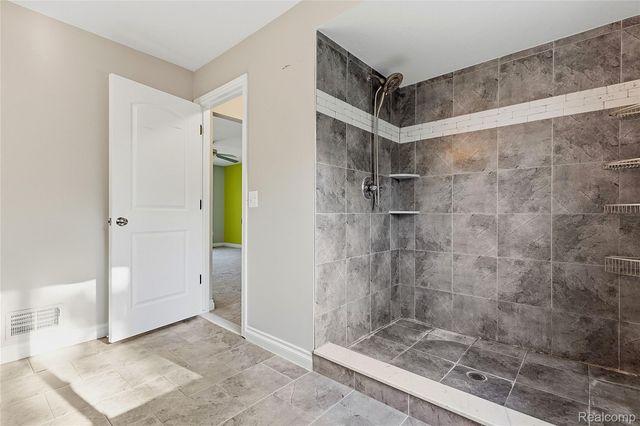 38124 Cobble Creek Court, Sterling Heights, MI 48312