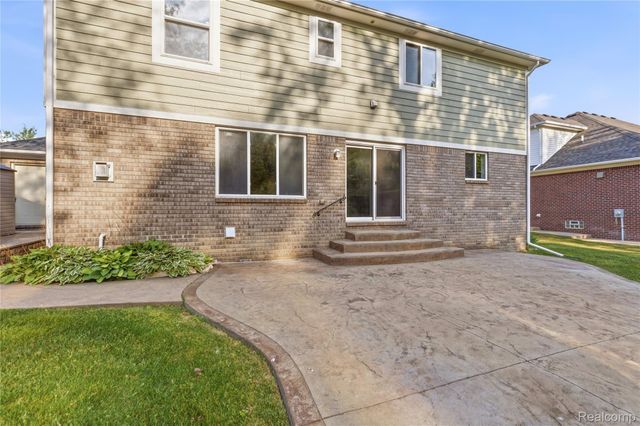38124 Cobble Creek Court, Sterling Heights, MI 48312