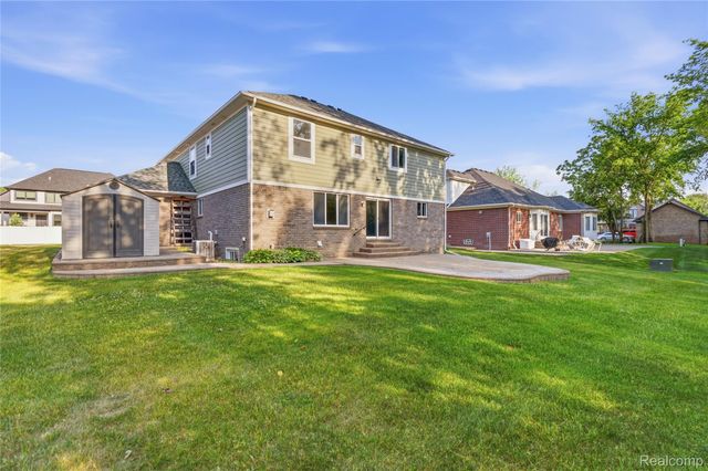 38124 Cobble Creek Court, Sterling Heights, MI 48312