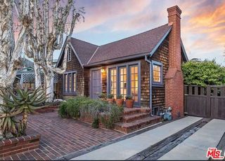 1608 Courtney Avenue, Los Angeles, CA 90046