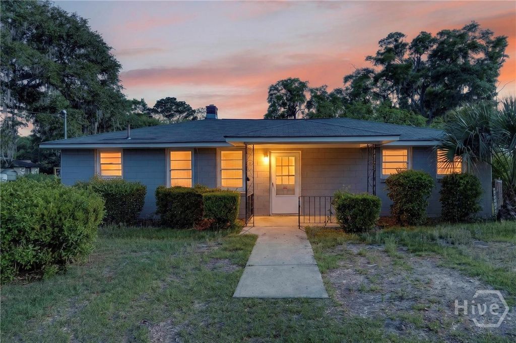 Image 1 of property listing at 2624 Aimar Avenue, Savannah, GA 31406