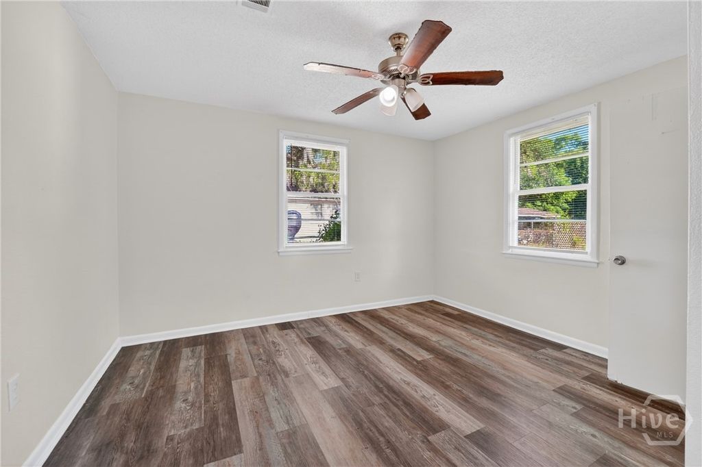 Image 11 of property listing at 2624 Aimar Avenue, Savannah, GA 31406