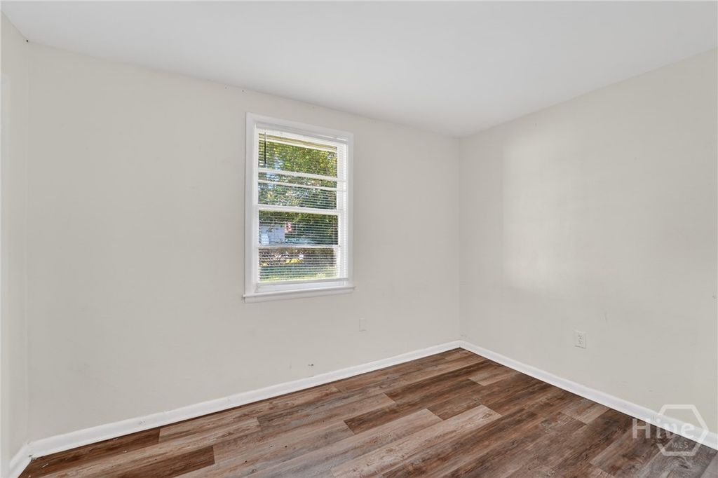 Image 14 of property listing at 2624 Aimar Avenue, Savannah, GA 31406