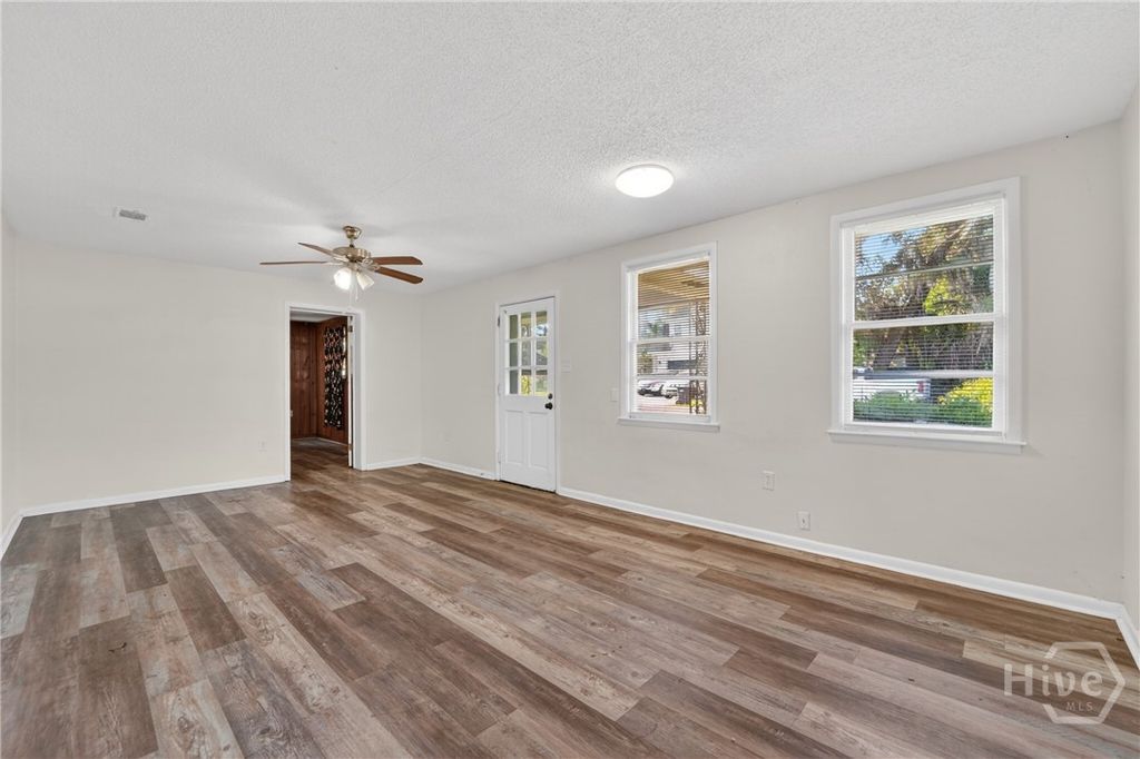 Image 6 of property listing at 2624 Aimar Avenue, Savannah, GA 31406