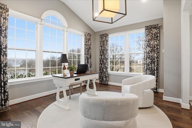 23044 CREIGHTON FARMS DR, Leesburg, VA 20175