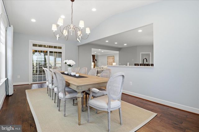 23044 CREIGHTON FARMS DR, Leesburg, VA 20175