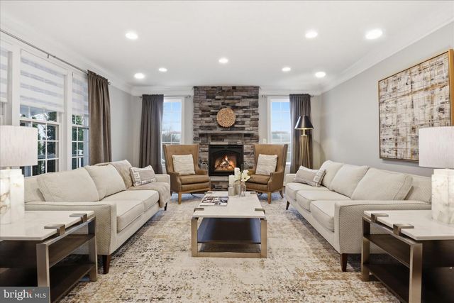 23044 CREIGHTON FARMS DR, Leesburg, VA 20175