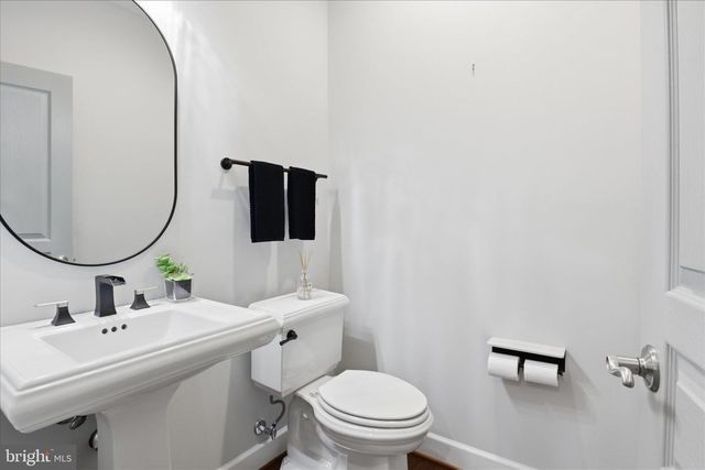 23044 CREIGHTON FARMS DR, Leesburg, VA 20175