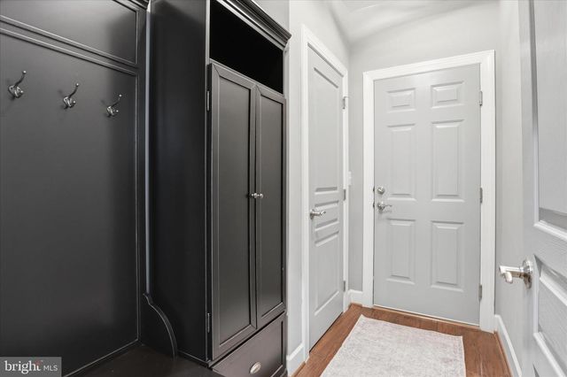 23044 CREIGHTON FARMS DR, Leesburg, VA 20175