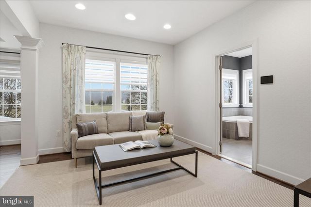 23044 CREIGHTON FARMS DR, Leesburg, VA 20175