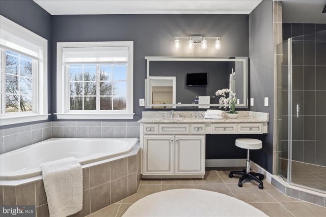 23044 CREIGHTON FARMS DR, Leesburg, VA 20175