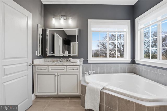 23044 CREIGHTON FARMS DR, Leesburg, VA 20175