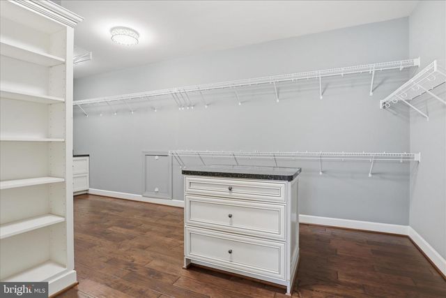 23044 CREIGHTON FARMS DR, Leesburg, VA 20175