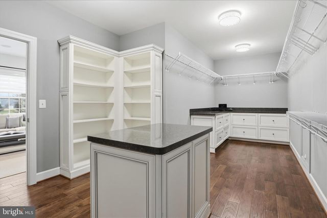 23044 CREIGHTON FARMS DR, Leesburg, VA 20175