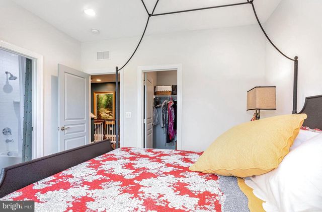 23044 CREIGHTON FARMS DR, Leesburg, VA 20175