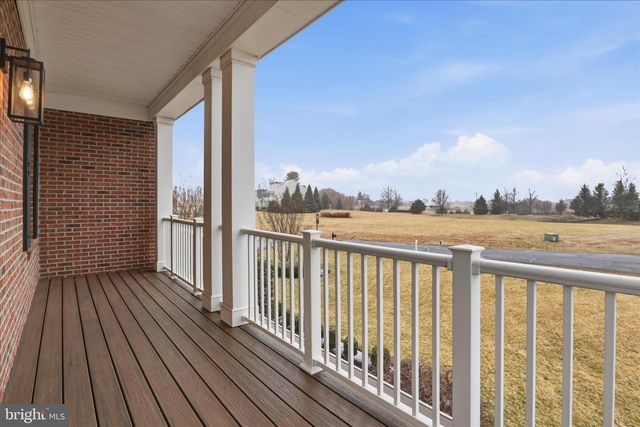 23044 CREIGHTON FARMS DR, Leesburg, VA 20175