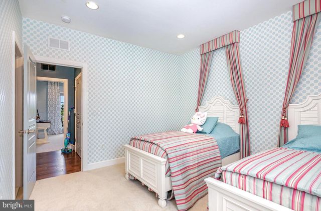 23044 CREIGHTON FARMS DR, Leesburg, VA 20175