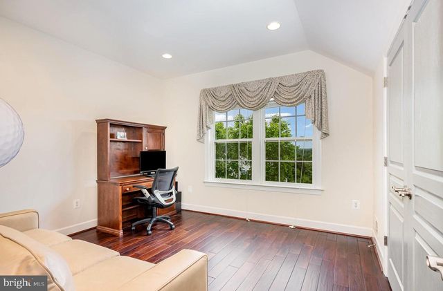 23044 CREIGHTON FARMS DR, Leesburg, VA 20175