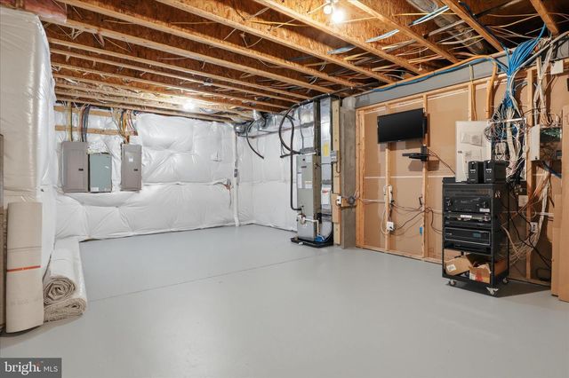 23044 CREIGHTON FARMS DR, Leesburg, VA 20175